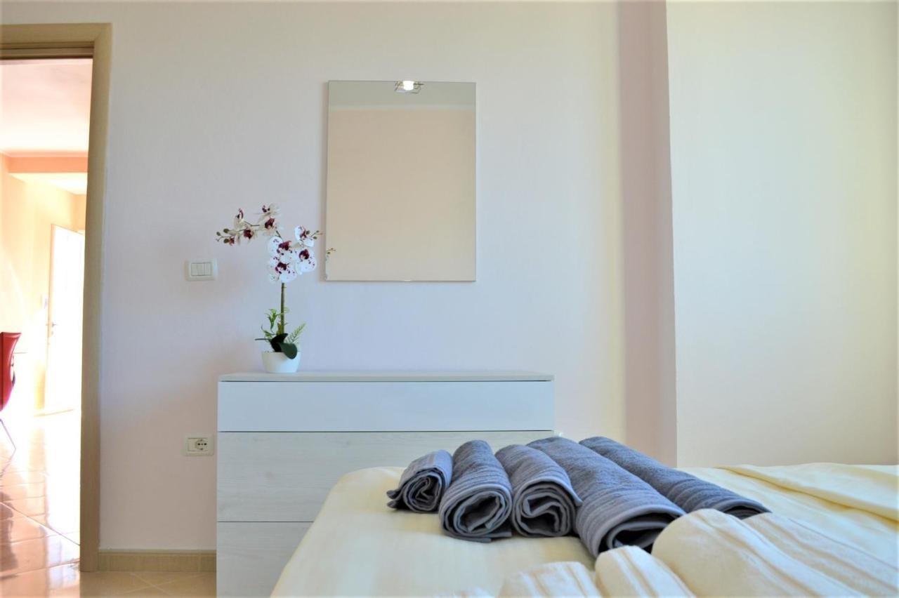 Brand24 Apartment فلورا المظهر الخارجي الصورة