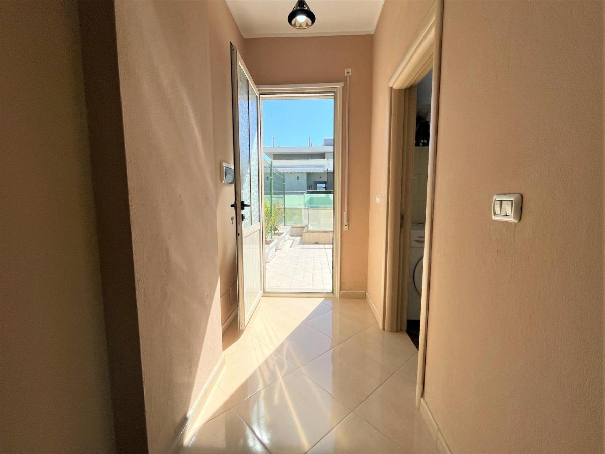 Brand24 Apartment فلورا المظهر الخارجي الصورة